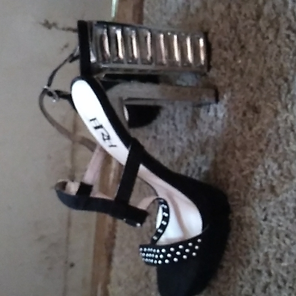 FRH Black and Silver Strappy high heel platform shoes size 7 - Picture 2 of 2